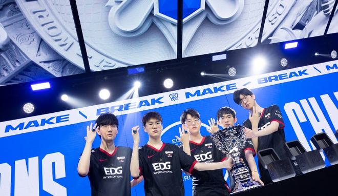 尖球队时的 尖球队时的