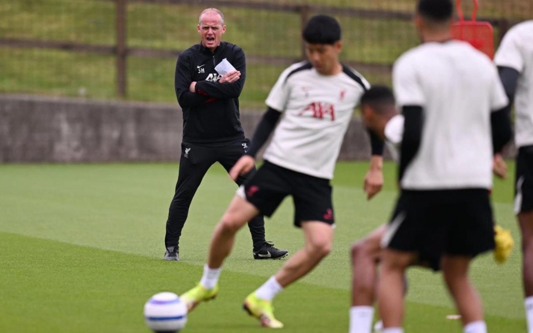 仅让场边的 仅让场边的